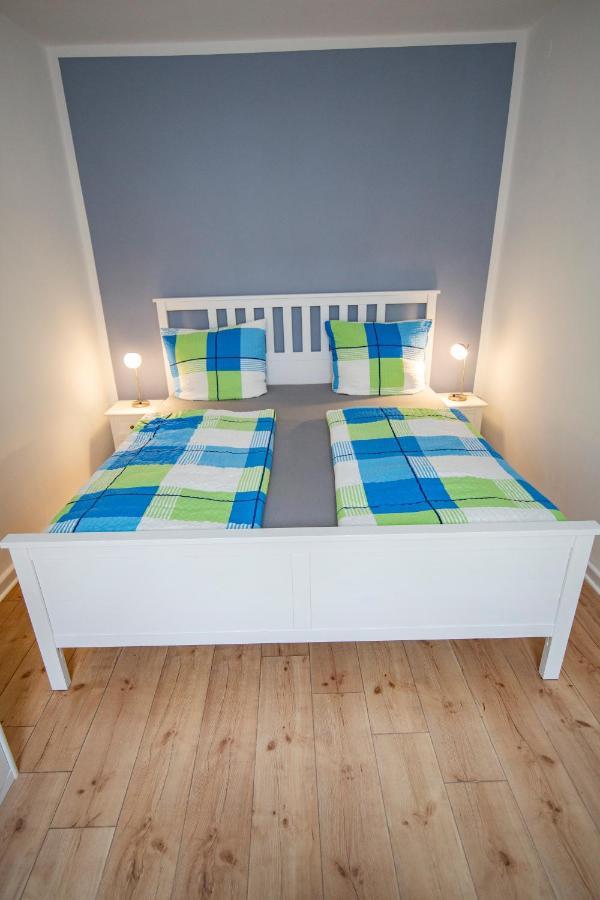 Apartment Mit Kleinem Innenhof Im Erdgeschoss Fuer Bis Zu 4 Personen Klotten Eksteriør bilde
